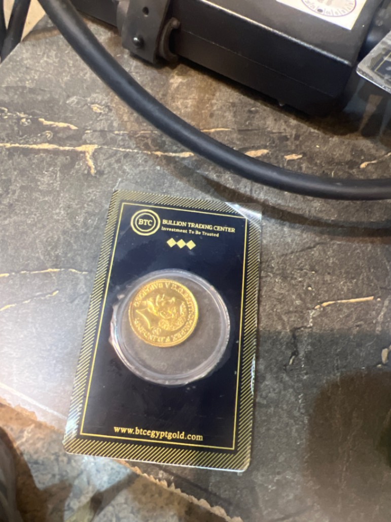 جنيه ذهب مغلف — بي تي سي BTC — عيار 21 — صورة 1